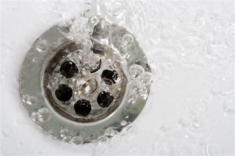 bathtub leaks|5 Reasons Your Bathtub is Leaking and How to Fix it。